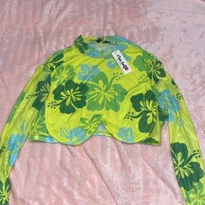 BRAND NEW surfer vibe long sleeve crop shirt!